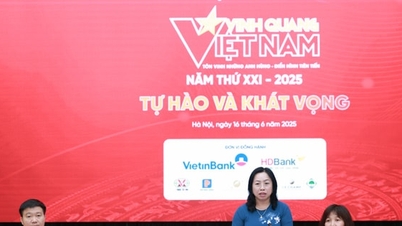 베트남 영광 2025 프로그램은 19개 단체와 개인을 기립니다.
