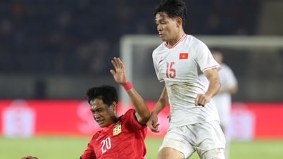 Thế hệ 'lửng lơ' của U.23 Việt Nam khiến HLV Kim Sang-sik khó xử