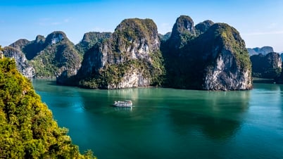 Phát triển kinh tế di sản từ góc nhìn Hạ Long