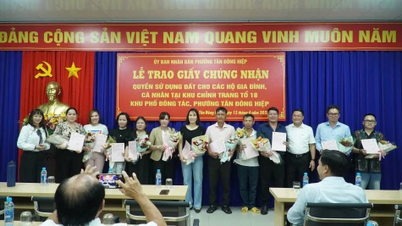 វួដ Tan Dong Hiep ទីក្រុង Di An៖ ផ្តល់វិញ្ញាបនបត្រសិទ្ធិប្រើប្រាស់ដីធ្លីដល់ប្រជាពលរដ្ឋក្នុងសង្កាត់ Dong Tac