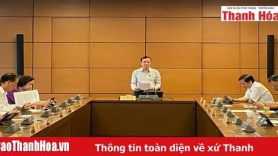 La délégation de l'Assemblée nationale de Thanh Hoa discute en groupes du projet de loi sur les chemins de fer (modifié)