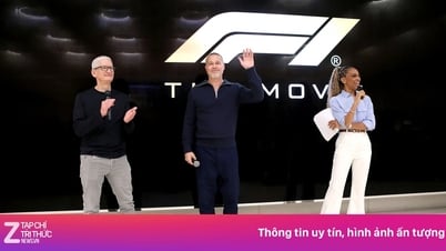 Brad Pitt xuất hiện cùng Tim Cook