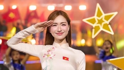 Hoa Minzy and Tuan Cry sing at a music night for a green environment.