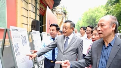 Trưng bày ảnh “Báo Hànộimới cùng Thủ đô trên đường phát triển”: