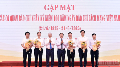 Chairman of the Central Committee of the Vietnam Fatherland Front meets with press agencies on the occasion of the 100th anniversary of Vietnam Revolutionary Press Day