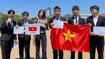 Học sinh Việt Nam giành 2 Huy chương Vàng Olympic Vật lý châu Âu năm 2025