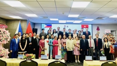 Promoting people-to-people relations and expanding cooperation between Vietnam and the Philippines