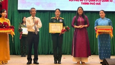 愛国的な女性模倣運動を広める