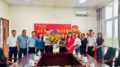 Bộ Tham mưu Quân chủng Hải quân thăm, chúc mừng Báo Lai Châu