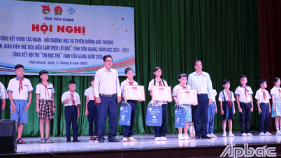 Tỉnh đoàn Tiền Giang: Tuyên dương giáo viên, học sinh tiêu biểu
