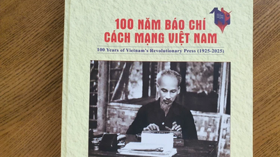 Sách ảnh '100 năm Báo chí cách mạng Việt Nam (1925 - 2025)'
