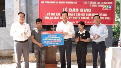 Handing over 02 houses to poor households