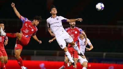 Il est difficile de fusionner des équipes de football.