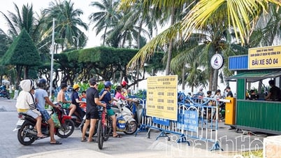 Quá tải bãi giữ xe cho người dân tắm biển