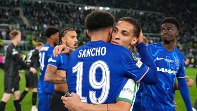 Hai cầu thủ bất ngờ bị gạt khỏi danh sách bán áo của MU