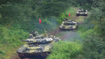 기갑군에 대한 조언 및 구축의 핵심 역할 확인