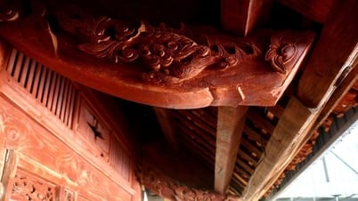 บ้านโบราณ Ngoc Son ผลงานชิ้นเอกด้านประติมากรรมในหมู่บ้านโบราณริมแม่น้ำลัม