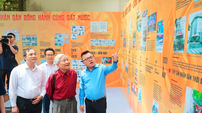 Lancement d'un livre et exposition spéciale pour célébrer les 100 ans de la Journée de la presse révolutionnaire du Vietnam