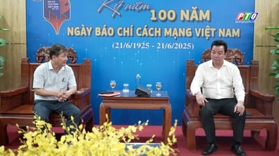 Binh Dinh People's Printing Company congratulates Quang Ngai Newspaper on Vietnam Revolutionary Press Day