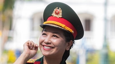 Chuyện chưa kể về NSND Thu Hà - nữ giảng viên mang hàm Đại tá
