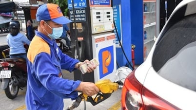 Gasoline price increased by nearly 1,300 VND/liter