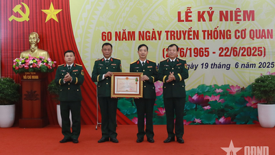 Cơ quan Bộ tư lệnh Binh chủng Tăng thiết giáp kỷ niệm 60 năm Ngày truyền thống