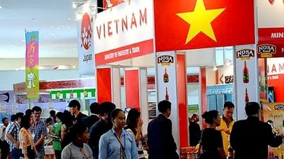 នាយករដ្ឋមន្ត្រីដឹកនាំអនុវត្តដំណោះស្រាយជំរុញពាណិជ្ជកម្មក្នុង និងក្រៅប្រទេស