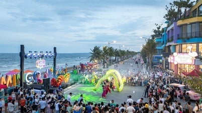 ទីក្រុង LALA TOWN របស់ Flamingo - ខ្យល់កួចនៃពណ៌បានធ្វើឱ្យរដូវក្តៅនៅទូទាំងភាគខាងជើង