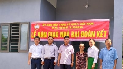 ឃុំឃ្វាឡុង ប្រគល់ផ្ទះសាមគ្គីចំនួន៣ខ្នងជូនគ្រួសារក្រីក្រ