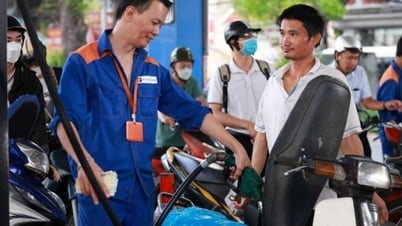 Giá xăng dầu cùng tăng, xăng RON 95 tăng 1.277 đồng/lít