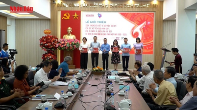[Video] Ra mắt sách “Những bài viết về văn hóa, báo chí của Bác Hồ trên Báo Nhân Dân”
