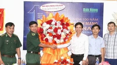 Các cơ quan, đơn vị thăm, chúc mừng Báo Đắk Nông nhân Ngày Báo chí cách mạng Việt Nam 21/6