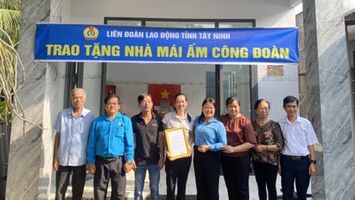 Trang Bang: Donación de la casa "Union Shelter" a familias con dificultades de vivienda.