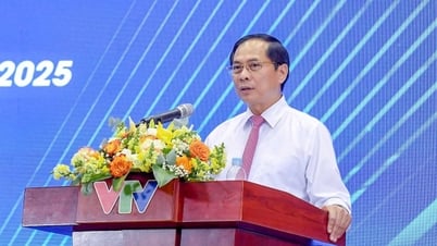ブイ・タン・ソン副首相兼外務大臣：若いジャーナリストは「純粋な心、明るい頭脳、そして鋭いペン」を維持する必要がある