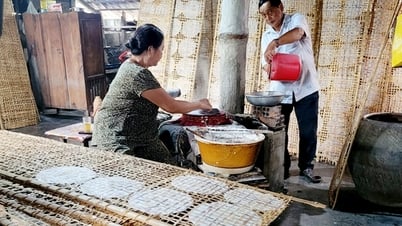 រក្សា​ភ្លើង​ក្រដាស​បាយ​និង​សិប្បកម្ម​ផលិត​អង្ករ​រស់