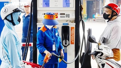 Tăng gần 1.300 đồng, giá xăng RON95 vượt 21.000 đồng/lít