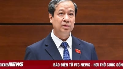 Bộ trưởng GD&ĐT thừa nhận lương giáo viên chưa đủ sống dẫn đến dạy thêm