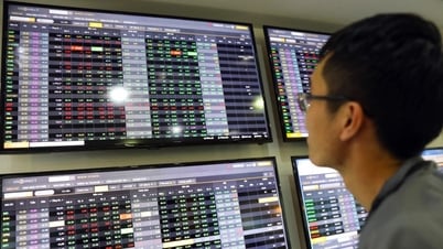 L'indice VN atteint un sommet de 1 350 points, les actions Techcombank « portent » le marché