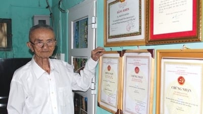 100 ឆ្នាំហើយនៅតែស្រលាញ់សារព័ត៌មាន