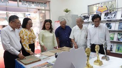 นิทรรศการเชิงวิชาการ “บทความคือคำประกาศปฏิวัติ”