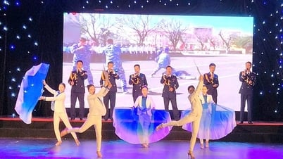 Liên hoan văn nghệ “Vượt sóng vươn xa”: Lan tỏa tình yêu biển đảo