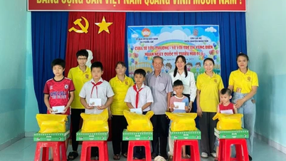 แบ่งปันความรัก – กลับสู่เด็กๆ ในพื้นที่ชายแดน