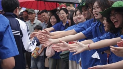 Đề thi và đáp án môn tiếng Anh lớp 10 tỉnh Sơn La 2025