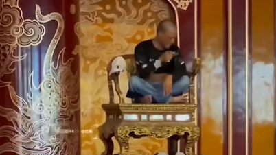 حساسة ورقيقة مع التحف