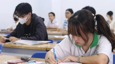 Thí sinh tố giám thị làm mất 30 phút làm bài kỳ thi vào ĐH lớn nhất nước