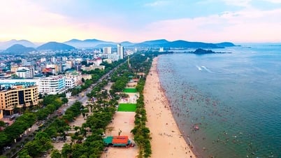 Cua Lo Beach – Charming tourist season