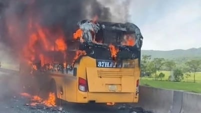 รถบัสนอนถูกไฟไหม้บนทางหลวงสายไหมซอน
