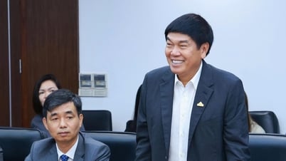 มหาเศรษฐี Tran Dinh Long ตอบโต้เรื่องเหล็กราง: 'Hoa Phat ไม่ได้ทำอะไรที่ไร้เหตุผลและไม่คุ้มทุน'