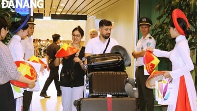 Begrüßung des Erstfluges von Emirates Airlines nach Da Nang
