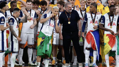 Le champion de la Ligue Europa, l'entraîneur Postecoglou, craint de perdre son poste à Tottenham